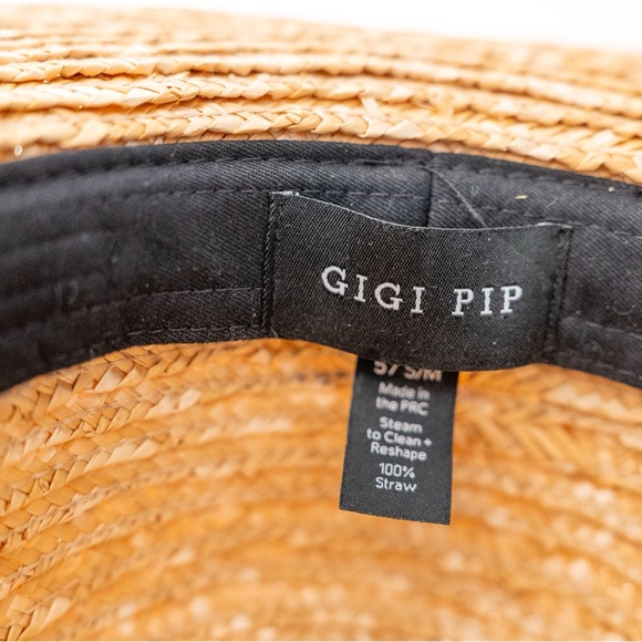 Stylish Tan Straw Hat with Black Band display picture 1